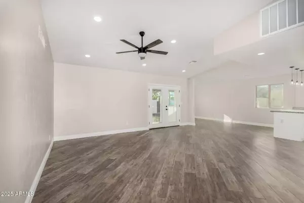 2203 W PALOMINO Drive, Chandler, AZ 85224