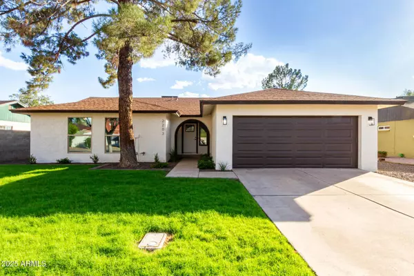 2203 W PALOMINO Drive, Chandler, AZ 85224