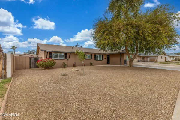 7954 W INDIANOLA Avenue, Phoenix, AZ 85033