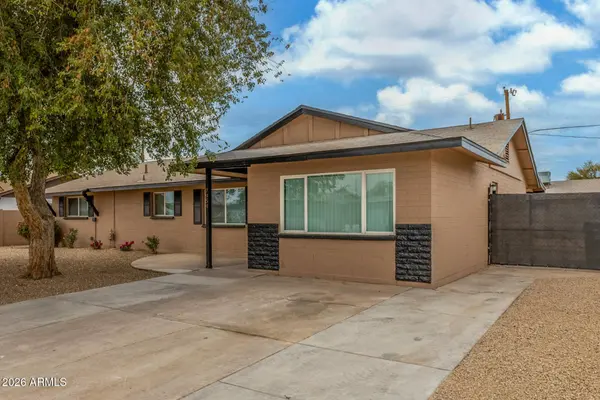 7954 W INDIANOLA Avenue, Phoenix, AZ 85033