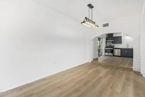 5018 W MARYLAND Avenue, Glendale, AZ 85301