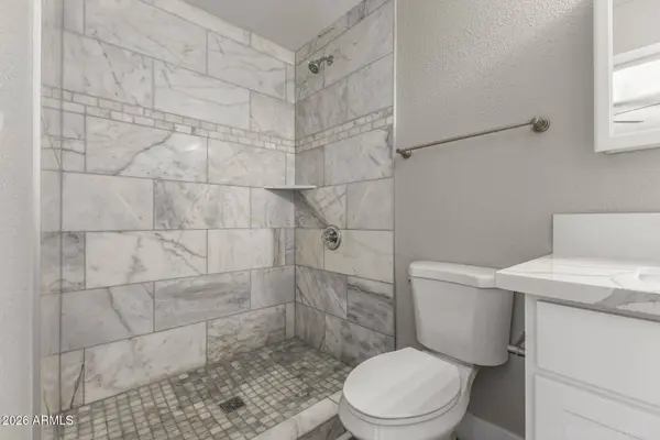 7701 W FAIRMOUNT Avenue, Phoenix, AZ 85033