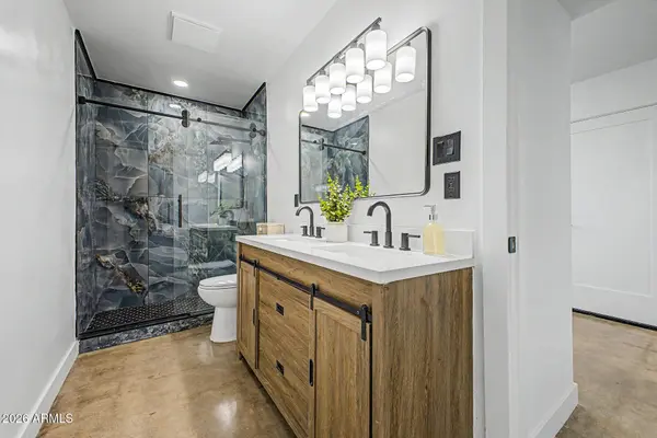 2130 W WELDON Avenue, Phoenix, AZ 85015