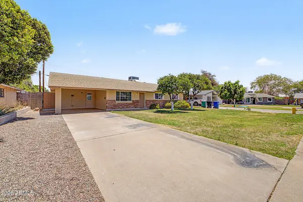 911 N NINA Drive, Mesa, AZ 85201