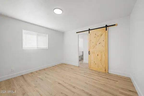 2702 E GROVERS Avenue, Phoenix, AZ 85032