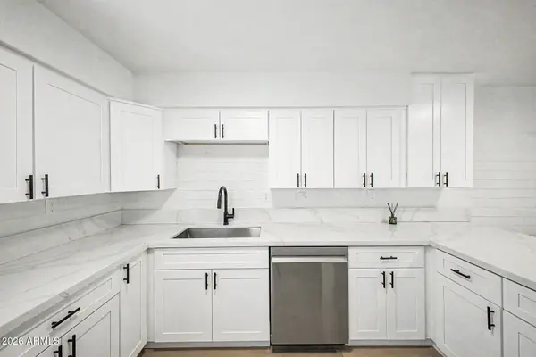 3505 E CAMPBELL Avenue #11, Phoenix, AZ 85018