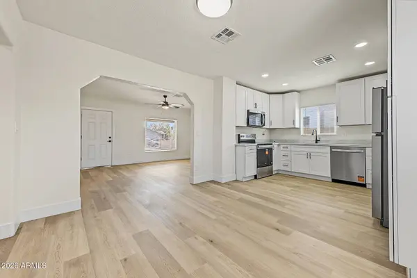 104 E KINDERMAN Drive, Avondale, AZ 85323