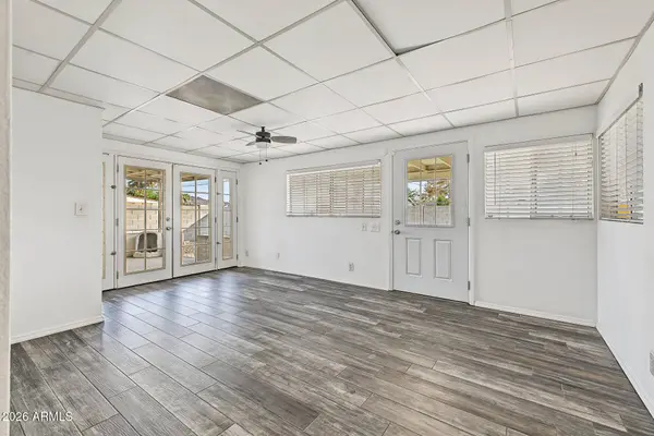 801 E RUTH Avenue, Phoenix, AZ 85020