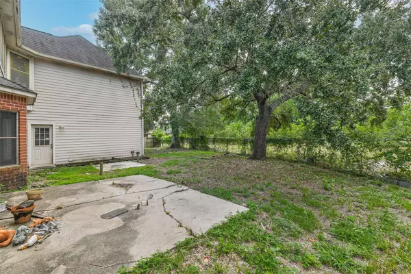 6239 Oak Pass DR, Houston, TX 77091