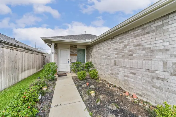 28814 Texas Plains DR, Hockley, TX 77447