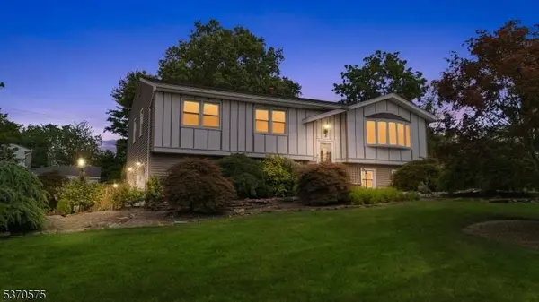 2 Pollis Dr, East Hanover Twp., NJ 07936