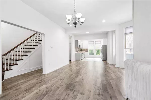 51 BOOREAM AVE, Jc Heights, NJ 07307