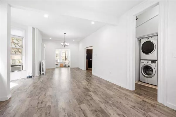 51 BOOREAM AVE, Jc Heights, NJ 07307