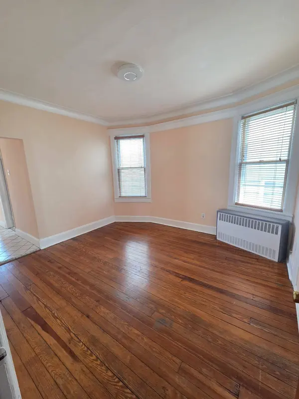 364 WOODLAWN AVE, Jc West Bergen, NJ 07305
