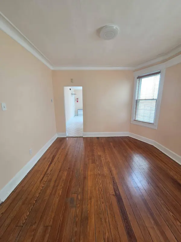 364 WOODLAWN AVE, Jc West Bergen, NJ 07305