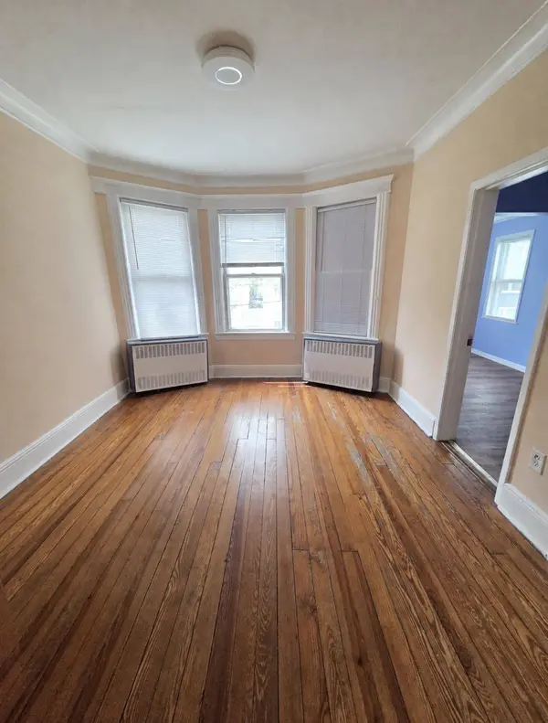 364 WOODLAWN AVE, Jc West Bergen, NJ 07305