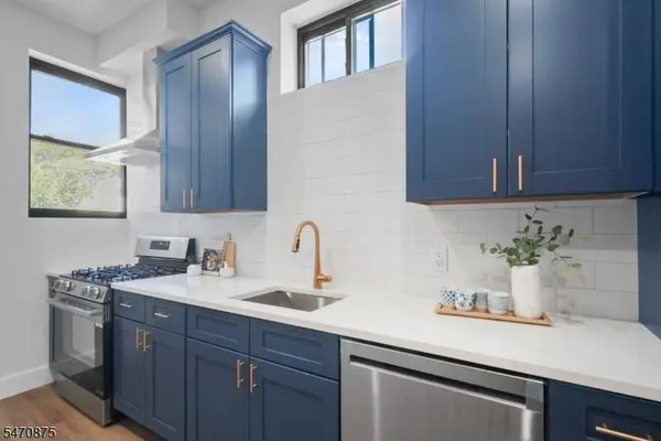 124 Lexington Ave, Jersey City, NJ 07304