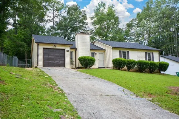 1070 Salisbury TRL, Riverdale, GA 30296