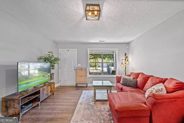 385 Sunset DR, Statham, GA 30666