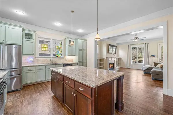 353 Edgewater DR, Athens, GA 30605