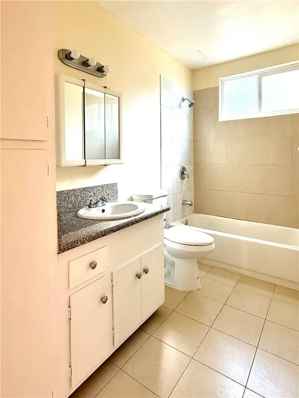 414 Mariposa AVE #B, Sierra Madre, CA 91024