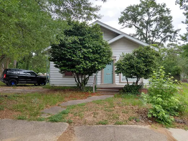 860 Evangeline PL, Shreveport, LA 71106