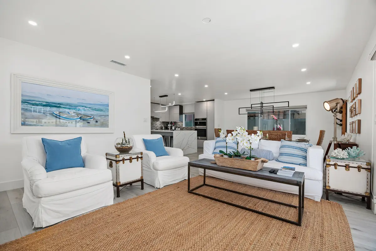 delmar living2