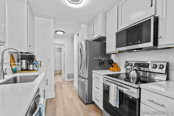 1227 Evergreen Drive, Cardiff By The Sea, CA 92007