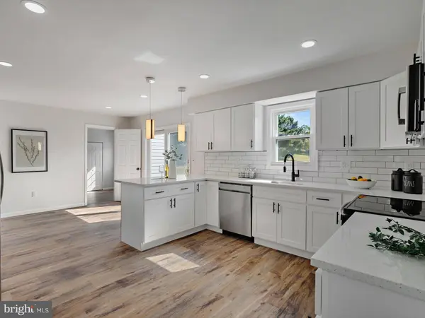 1231 CANTERBURY DR, Sykesville, MD 21784