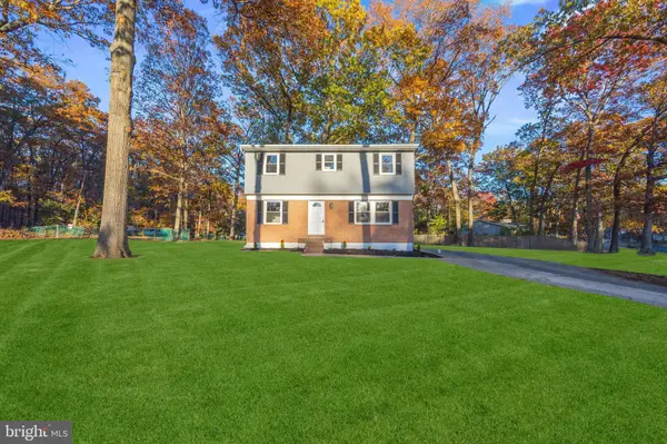 8344 FAIRWOOD DR, Pasadena, MD 21122