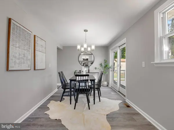 325 BEACH AVE, Pasadena, MD 21122