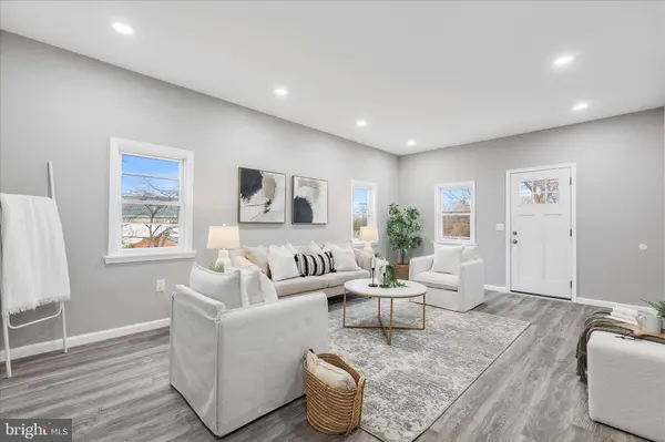 806 FOREST RD, Baltimore, MD 21239