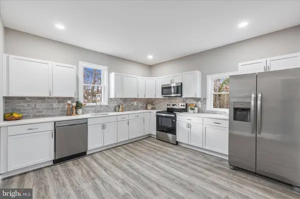 806 FOREST RD, Baltimore, MD 21239