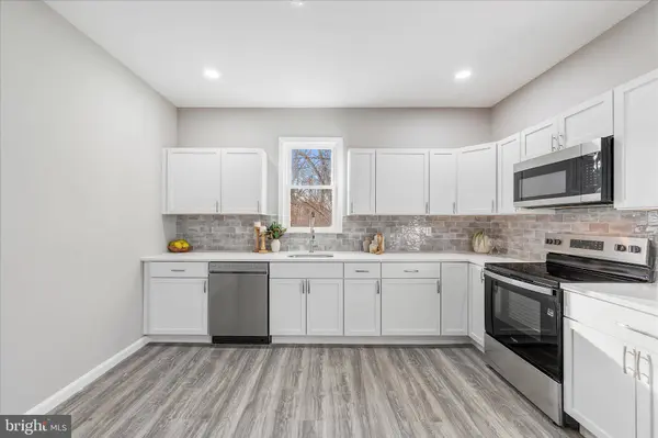 806 FOREST RD, Baltimore, MD 21239