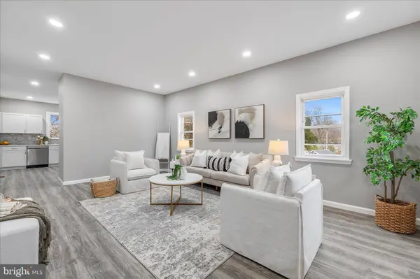 806 FOREST RD, Baltimore, MD 21239