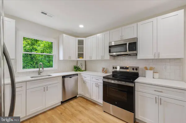 711 WOODLAND DR, Baltimore, MD 21227