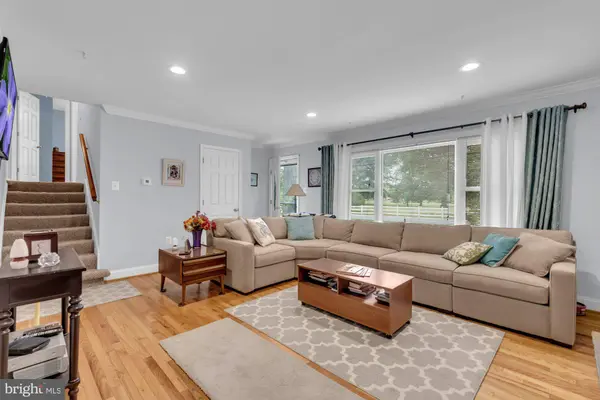 4097 SHOREHAM BEACH RD, Edgewater, MD 21037