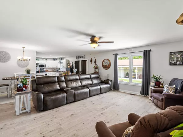 60 Lewisport Heights Ln, Lewisport, KY 42351