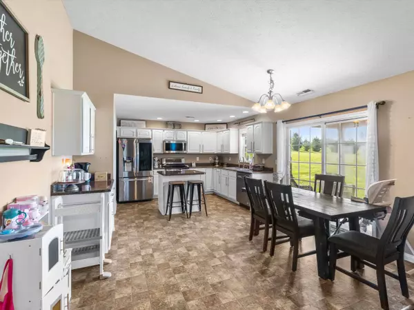 4682 Ben Head Rd, Philpot, KY 42366