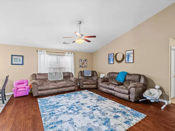 4682 Ben Head Rd, Philpot, KY 42366