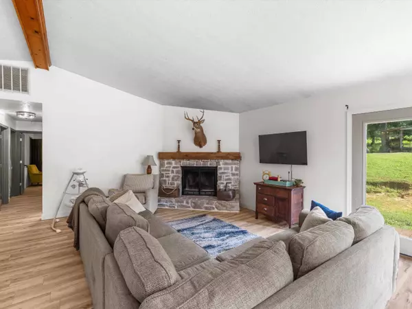 2050 Virgil Brown Rd, Hawesville, KY 42348