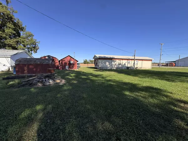 25 Market St, Lewisport, KY 42351