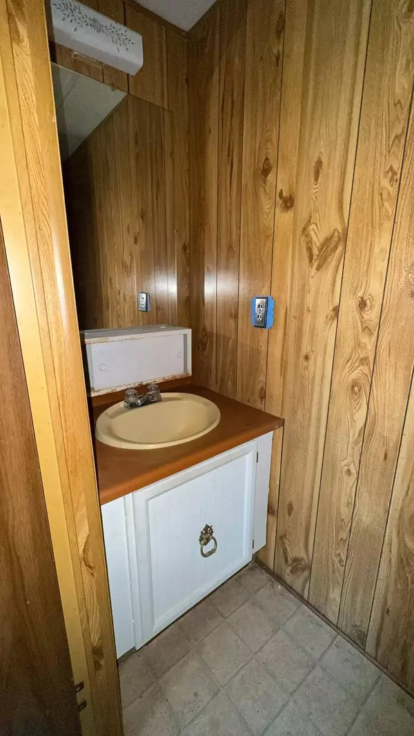 25 Market St, Lewisport, KY 42351