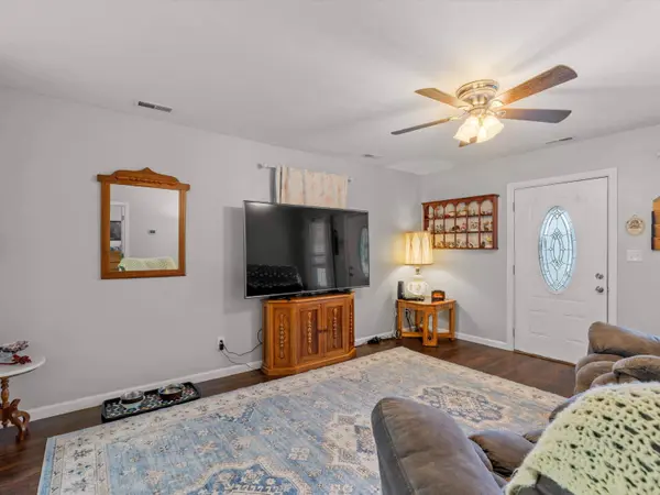 363 E Main St, Fordsville, KY 42343-0000