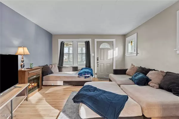 640 Plainfield RD, Akron, OH 44312