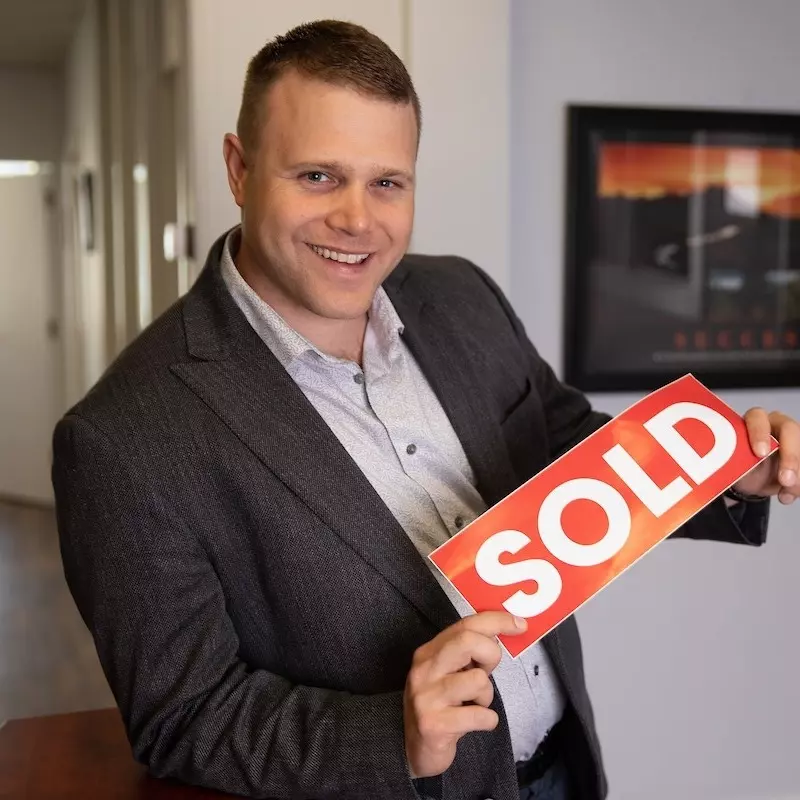 Ian Elliott is an Edmonton realtor that helps families find their dream homes