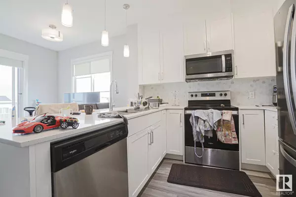 #426 812 WELSH DR SW, Edmonton, AB T6X 1Y7