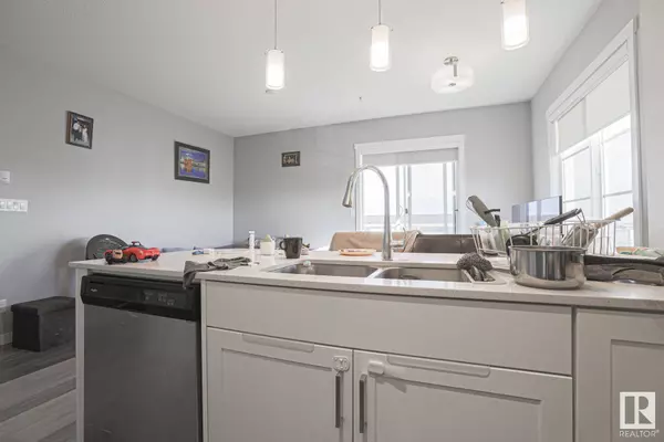 #426 812 WELSH DR SW, Edmonton, AB T6X 1Y7