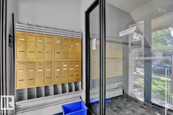 #202 11308 108 AV NW, Edmonton, AB T5H 1B6