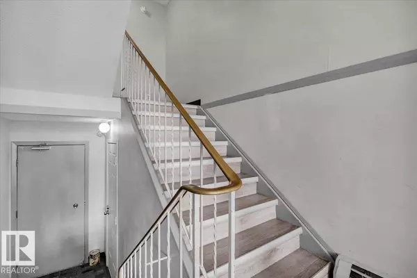 #202 11308 108 AV NW, Edmonton, AB T5H 1B6